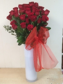 50 roses in vase